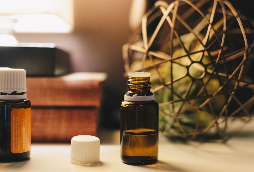 manage your period pain with essential oils